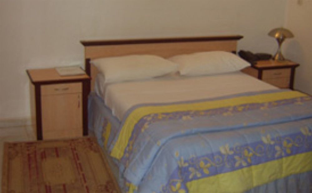 Homeland Hotel Ниамей Экстерьер фото